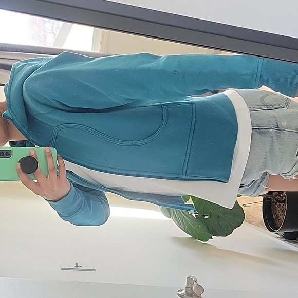 Lululemon zip up hoodie size 6 - Picture 12 of 13